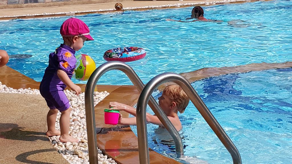 Vip Chain Resort Pool Villa Ban Phe Dış mekan fotoğraf